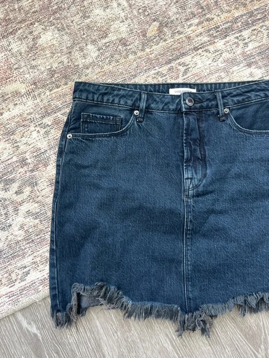 Good American Dark Blue Denim Frayed Hem Mini Skirt - Picture 2 of 6